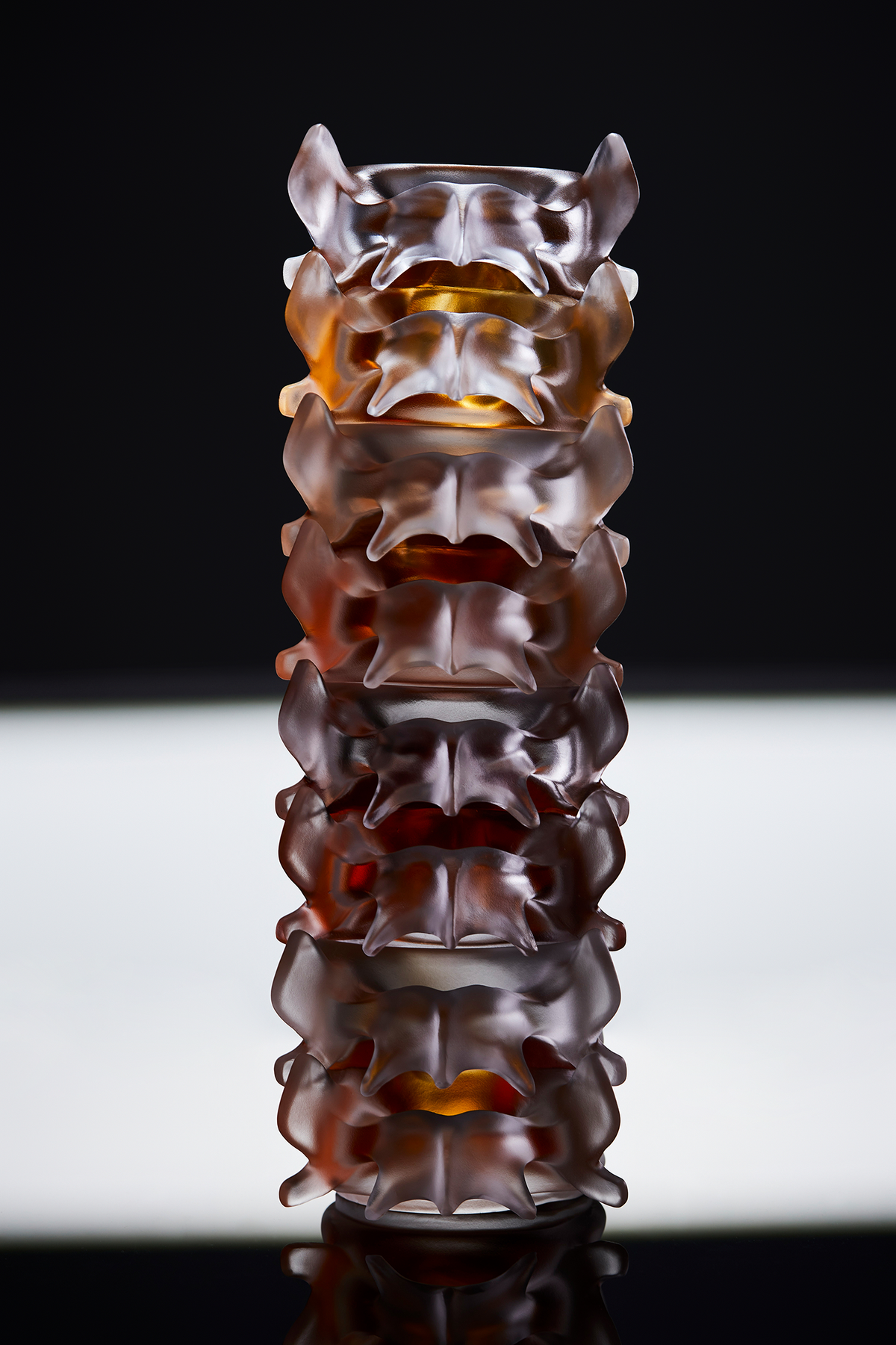 🥃Sculptural Spine-Inspired Crystal Glass — Handmade Art Drinkware